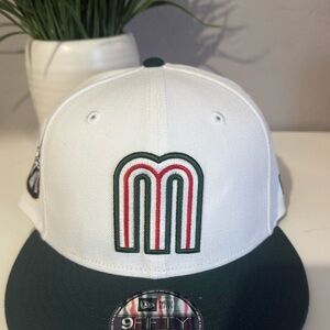 New Era White and Black 9FIFTY Cap